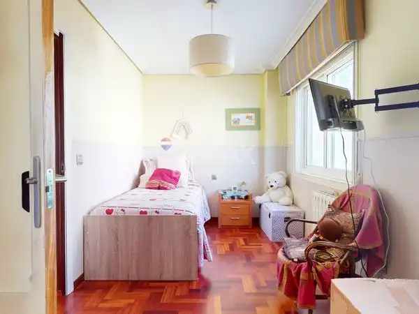 Bedroom of Flat for sale in Vigo   with Heating, Parquet flooring and Storage room