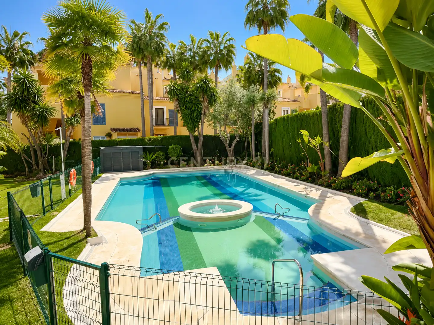 Jardín de Dúplex en venta en Marbella con Aire acondicionado, Jardín privado y Trastero