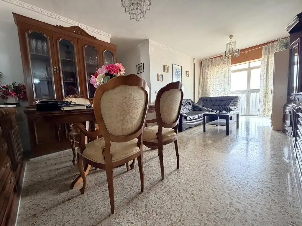Piso con ascensor en venta en Carretera de Cádiz, imagen 3