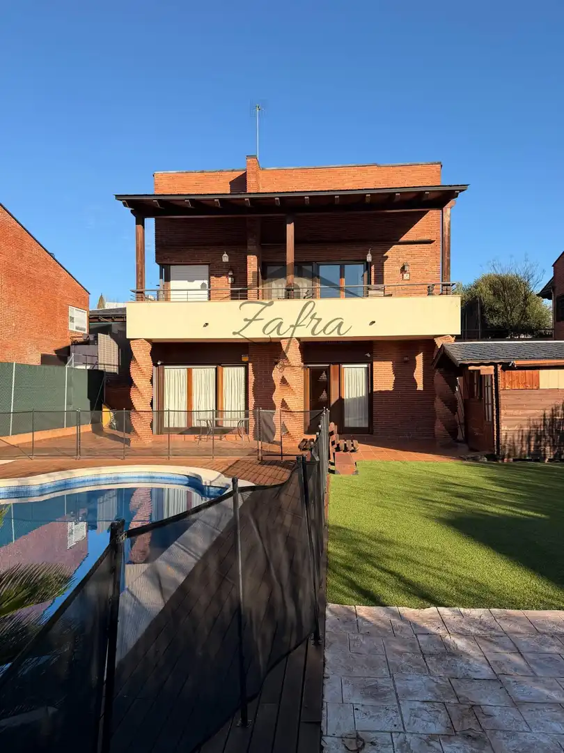 Casa con piscina en venta en Carrer Carrer Can Lluís, imagen 5