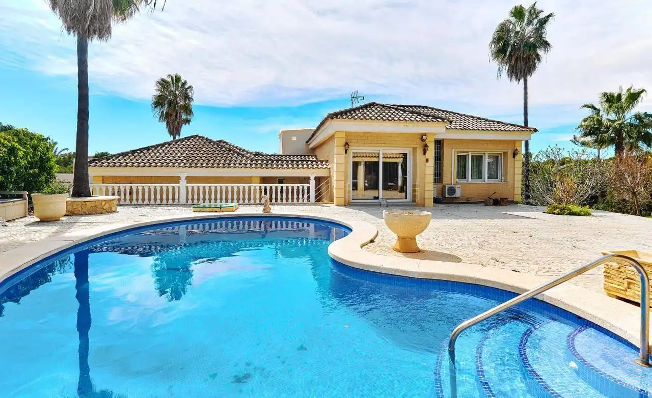 Xalet amb piscina en venda a Orihuela Costa, imagen 2
