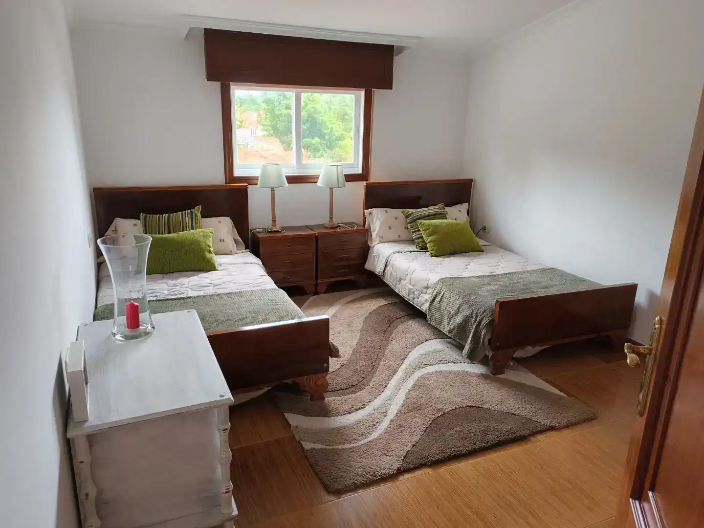 Schlafzimmer von Wohnung zur Miete in Sanxenxo mit Möbliert und Balkon