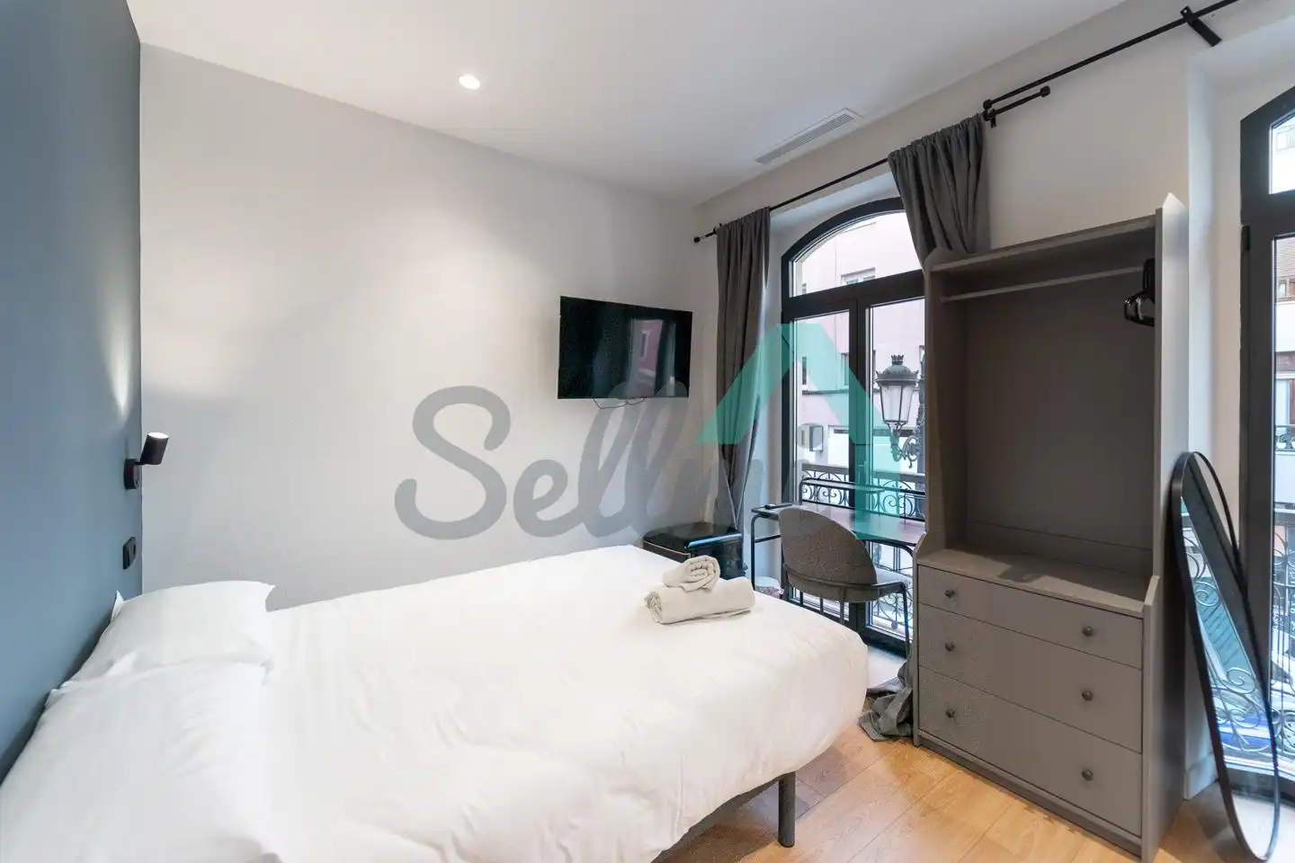 Schlafzimmer von Wohnung zur untervermieten in Oviedo  mit Klimaanlage, Heizung und Privatgarten