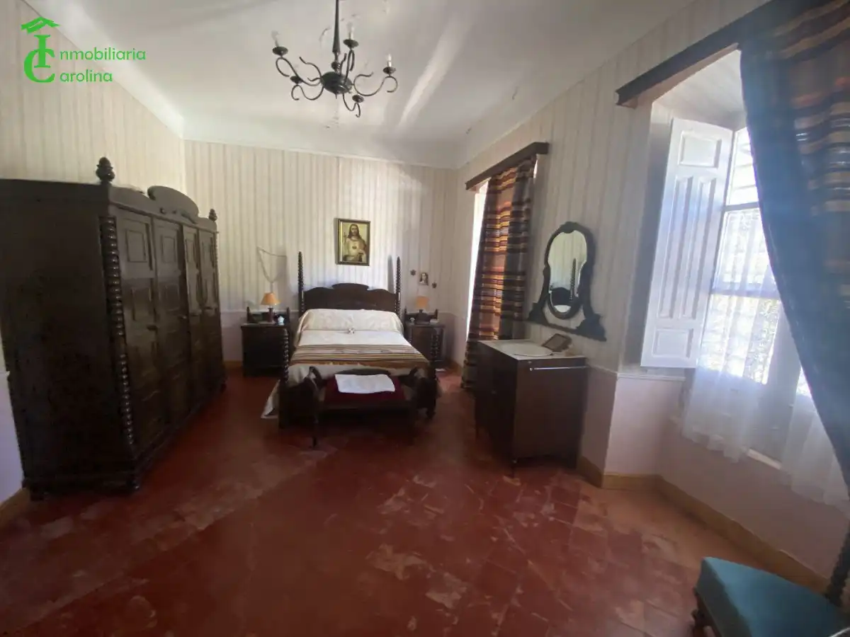 Dormitori de Casa o xalet en venda en Baños de la Encina amb Piscina