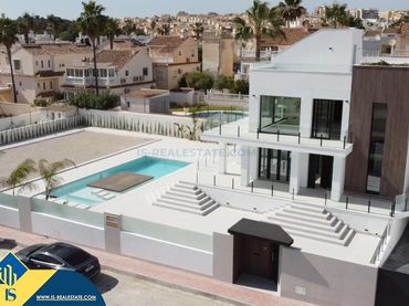 Villa avec piscine à vendre à Playa de los Locos