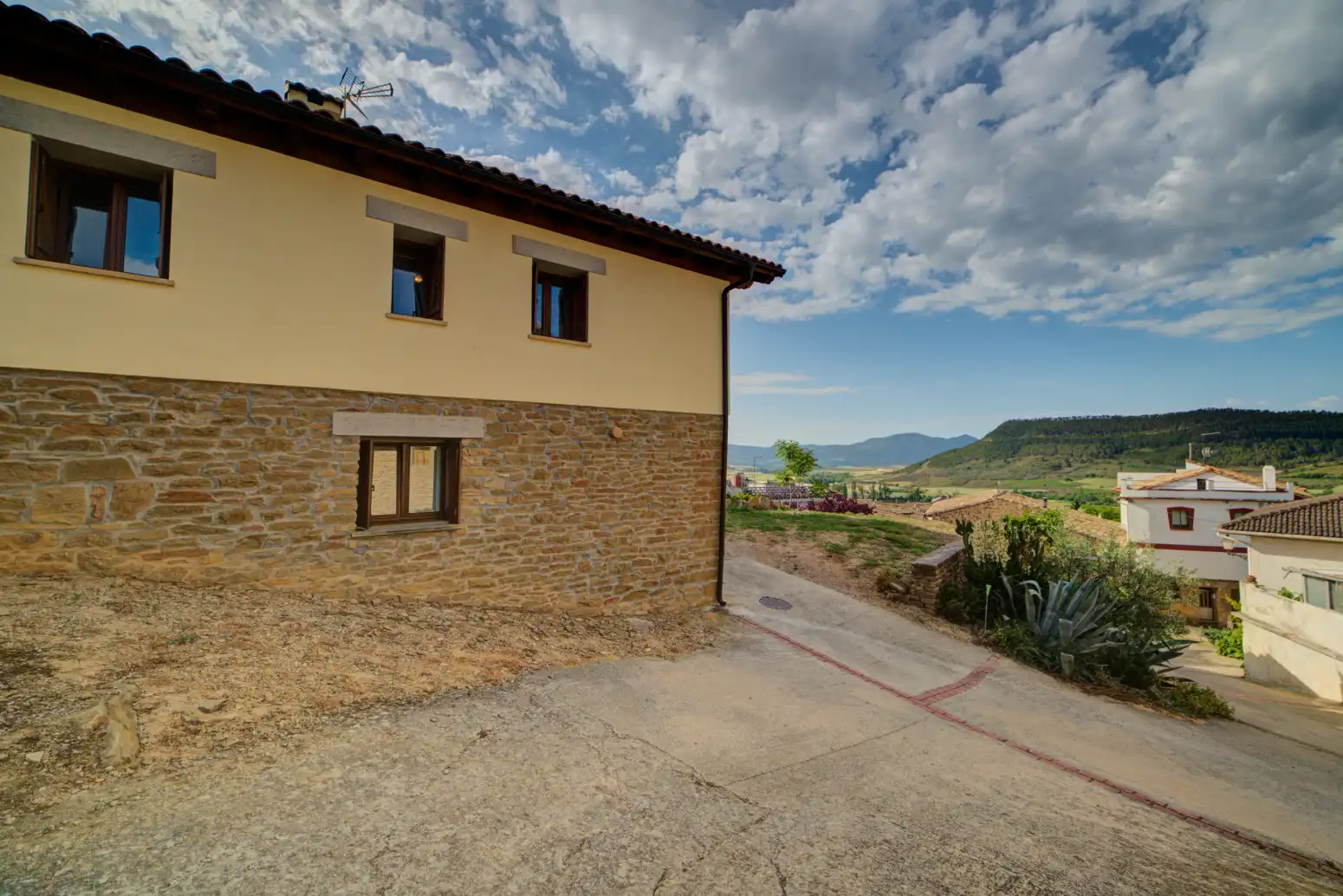 Vista exterior de Casa o chalet en venta en Sada (Navarra) con Calefacción