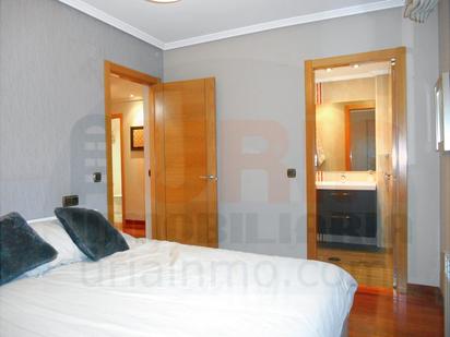 Bedroom of Flat for sale in Oviedo   with Heating, Parquet flooring and Storage room