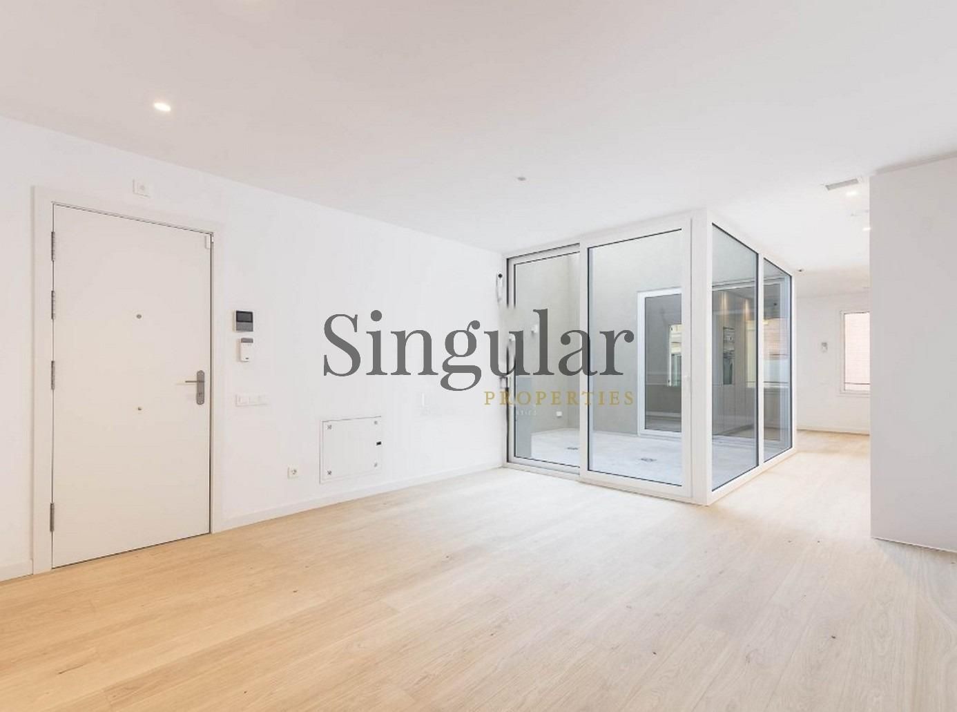 Bedroom of Duplex for sale in  Barcelona Capital  with Air Conditioner and Heating