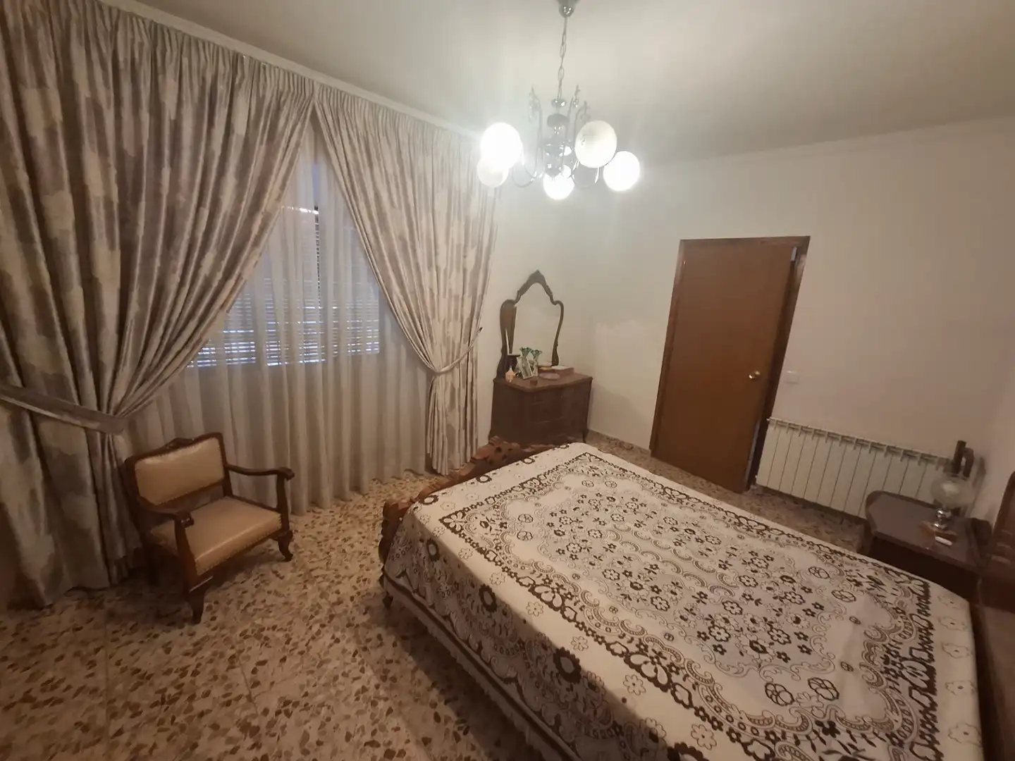 Habitación de Casa adosada en venta en Carrión de Calatrava con Calefacción, Terraza y Trastero