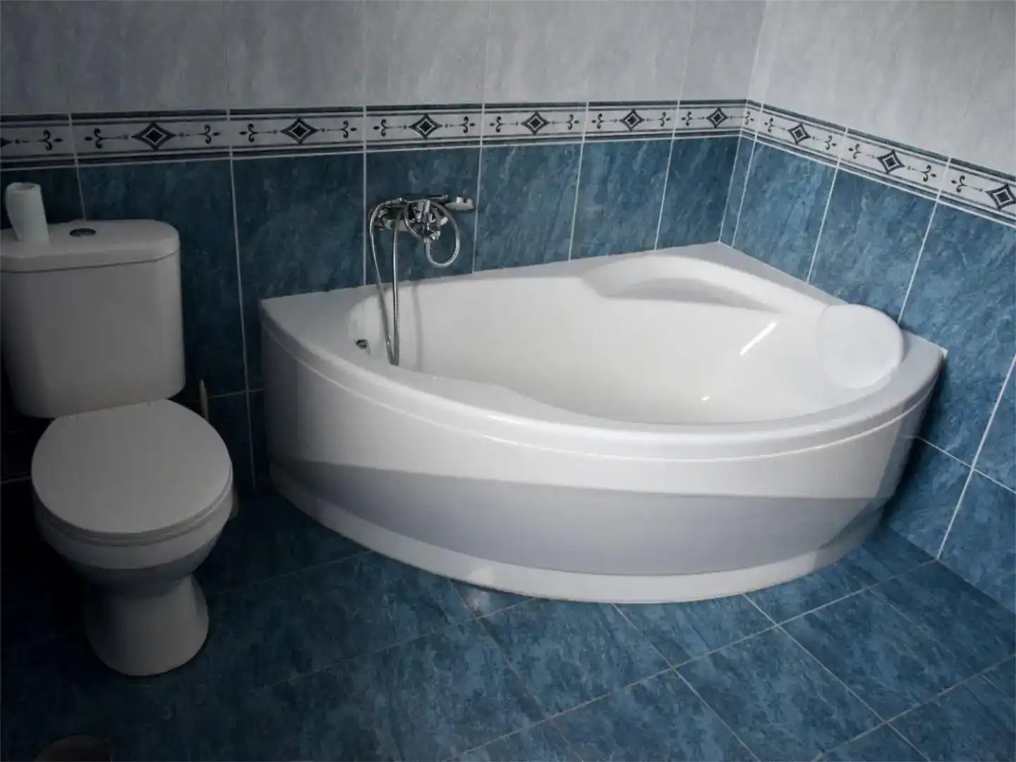Badezimmer von Wohnung zur Miete in Muxía mit Privatgarten, Parkett und Möbliert