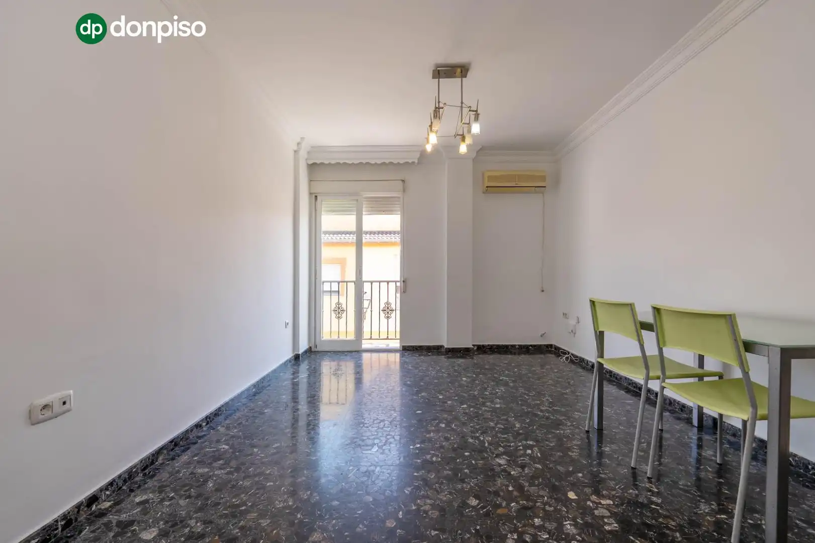 Piso con terraza en venta en Calle Calle San Juan de Dios 6, imagen 2