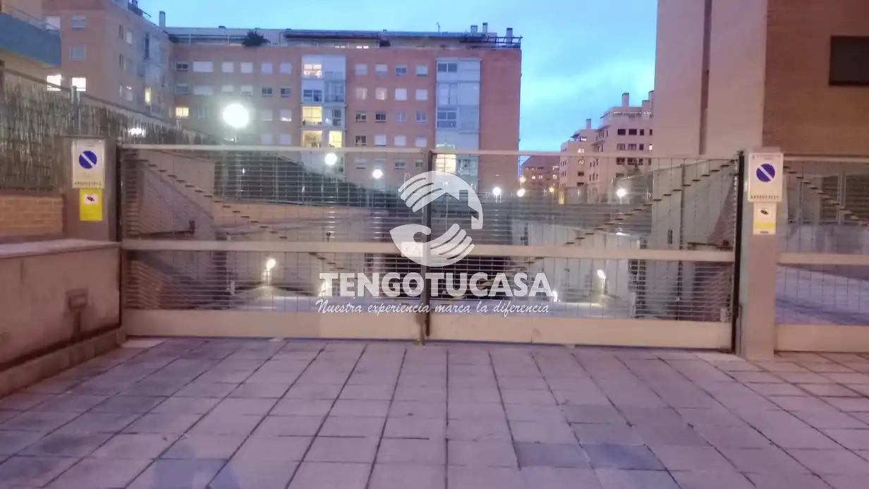 Terrassa de Garatge en venda en Madrid