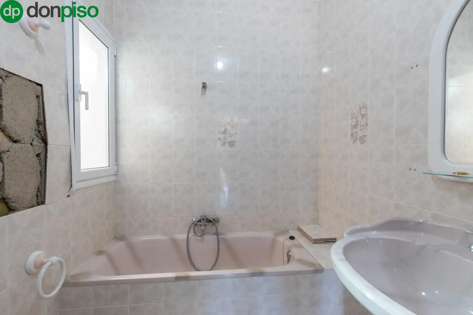 Baño de Piso en venta en Güéjar Sierra con Terraza, Trastero y Balcón