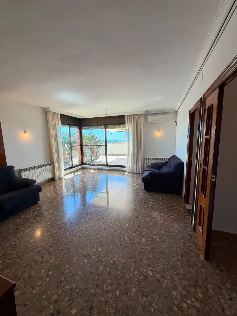 Wohnzimmer von Dachboden zum Verkauf in Gavà mit Klimaanlage, Heizung und Terrasse