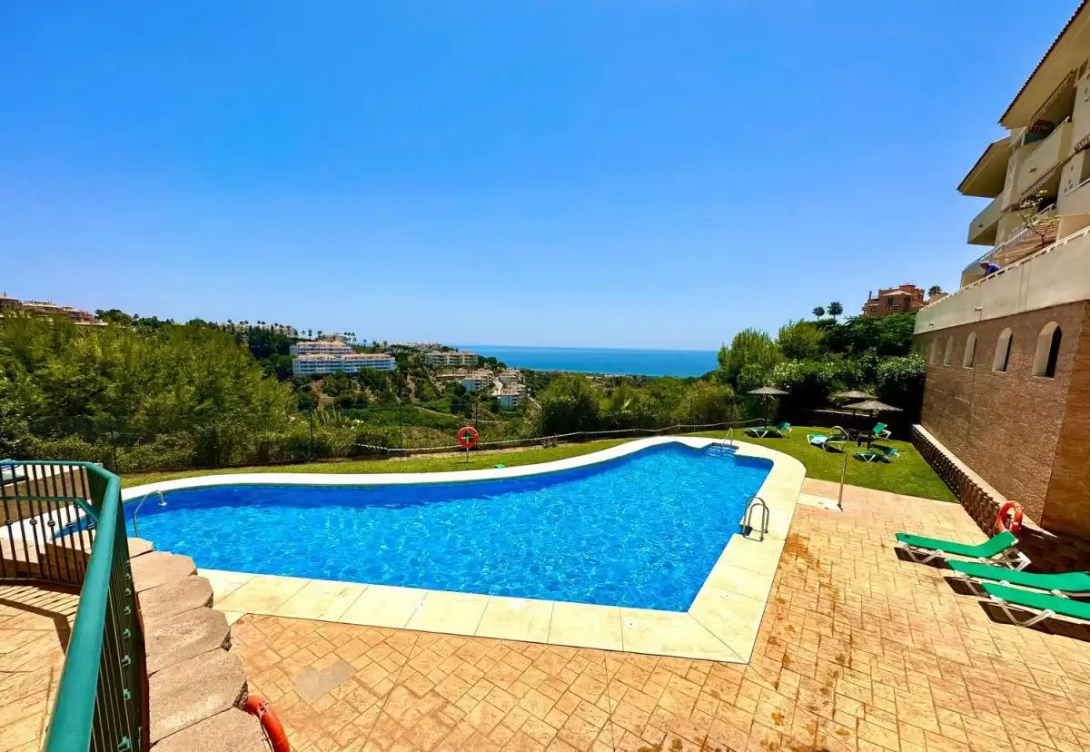 Apartament amb piscina en venda a Calahonda, imagen 48