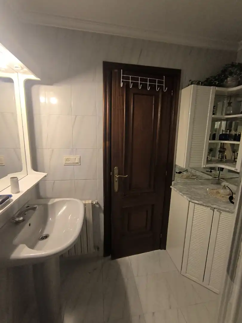 Baño de Piso en venta en Pontevedra Capital  con Calefacción, Parquet y Trastero