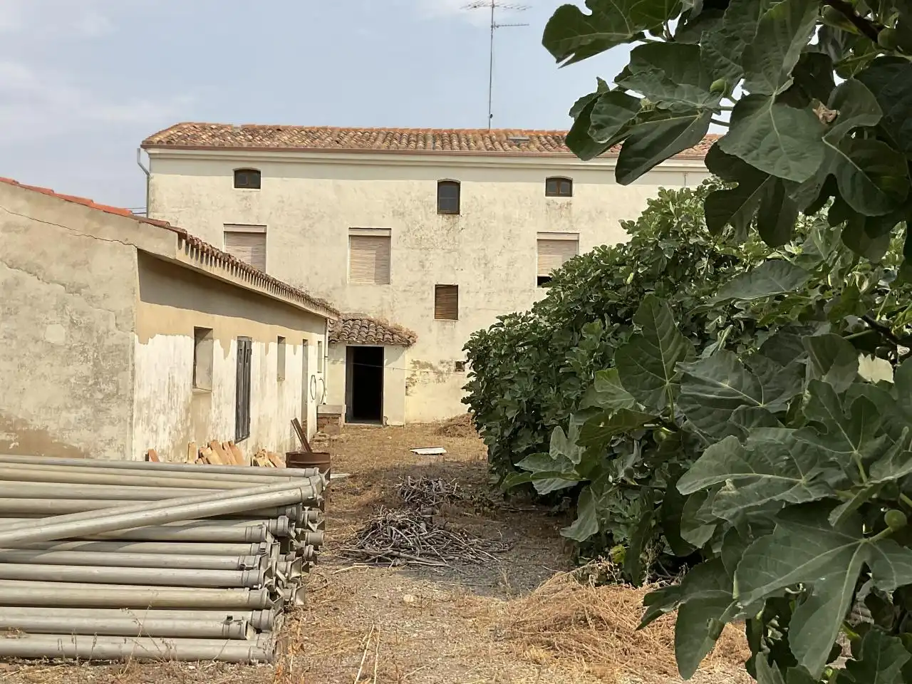 Exterior view of Houses for sale in Castildelgado  with Storage room and Furnished