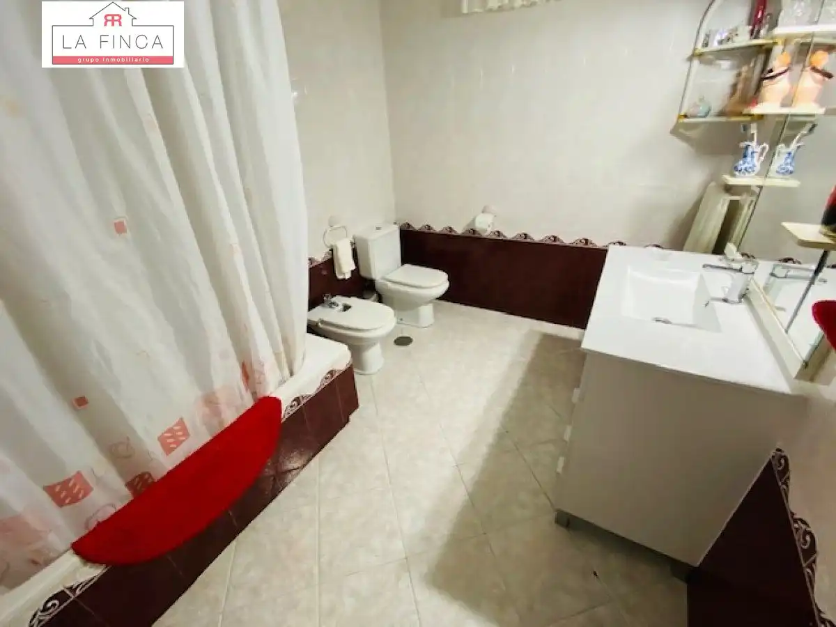 Bathroom of Houses for sale in Málaga  with Private garden, Terrace and Storage room