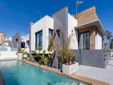 Casa con balcone in vendita a La Mata