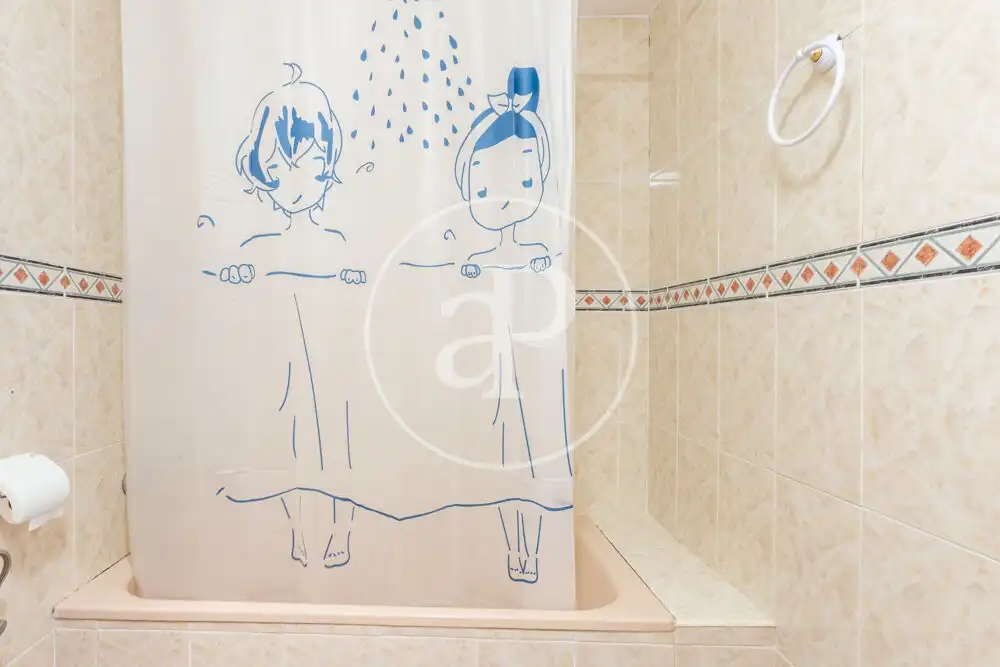 Bathroom of Flat for rent in Valencia  with Heating, Terrace and Furnished