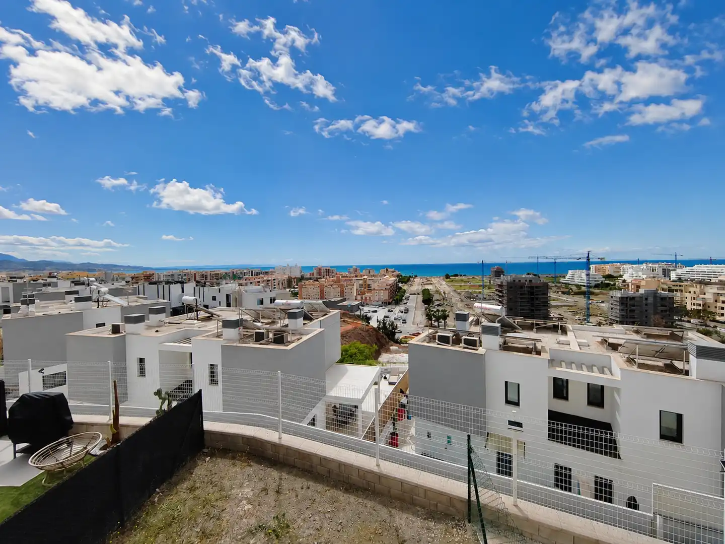 Vista exterior de Casa o chalet de alquiler en Vélez-Málaga con Aire acondicionado, Terraza y Piscina