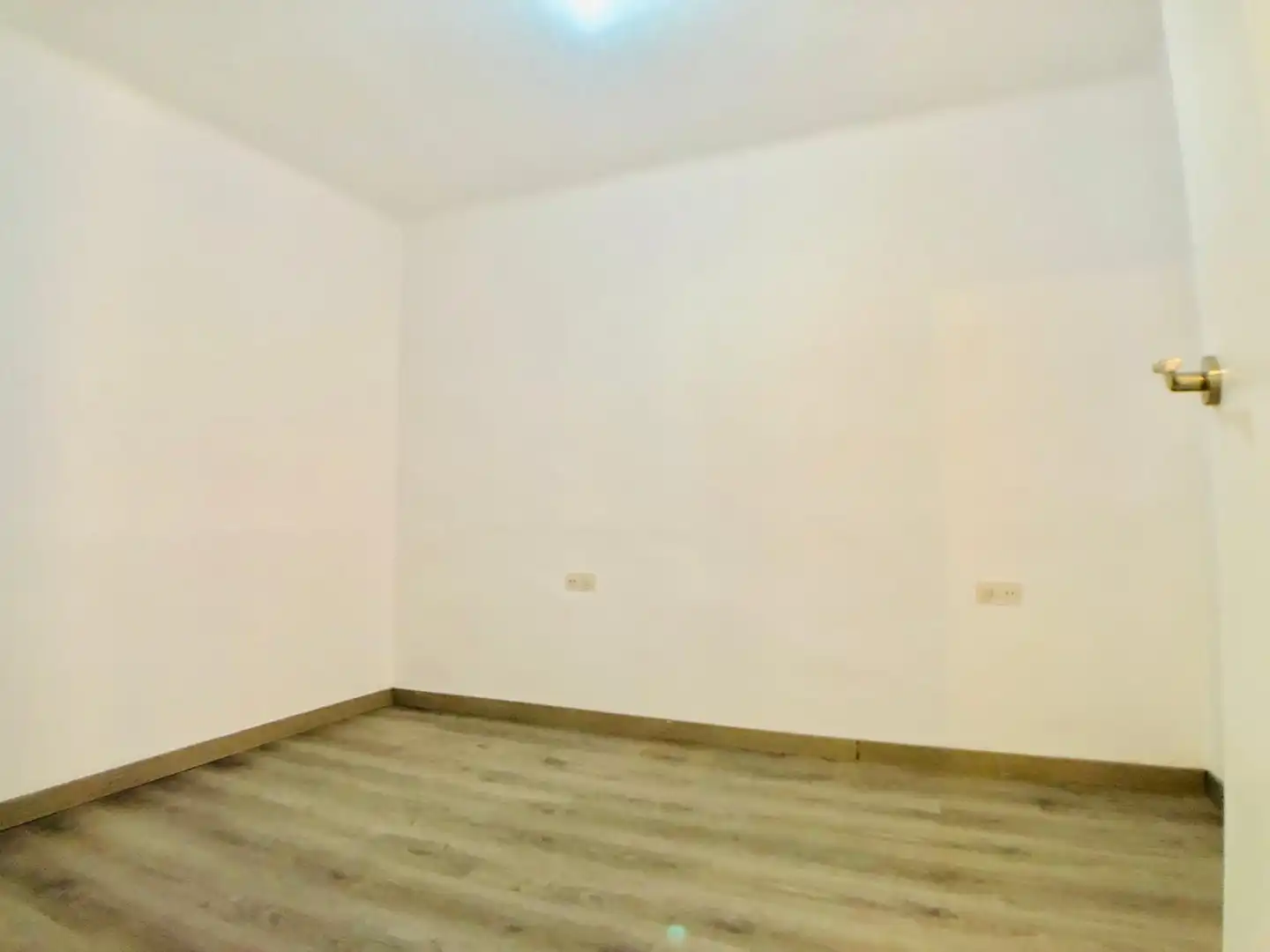 Bedroom of Flat for sale in L'Hospitalet de Llobregat  with Parquet flooring
