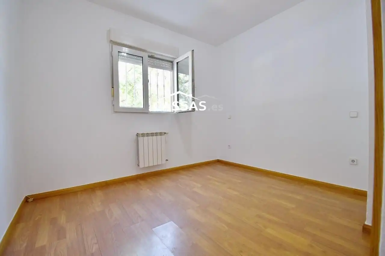 Habitación de Planta baja en venta en Torrejón de Ardoz con Aire acondicionado y Piscina comunitaria