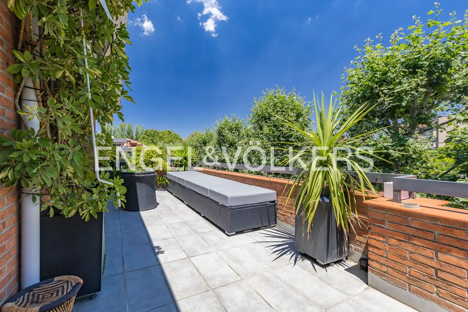 Terrassa de Àtic en venda en Sant Cugat del Vallès amb Calefacció, Jardí privat i Parquet