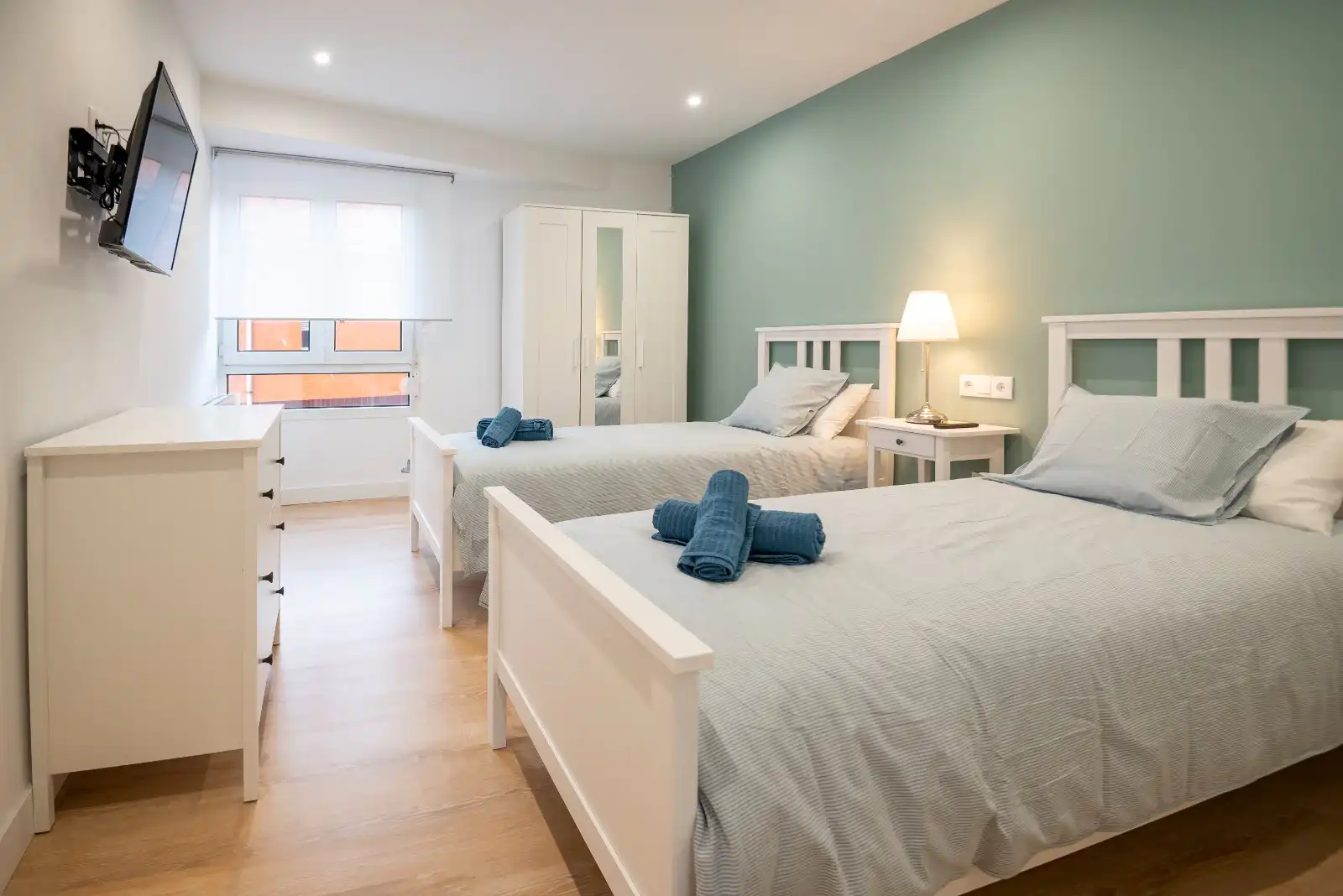 Bedroom of Flat for rent in Gijón   with Air Conditioner, Heating and Parquet flooring