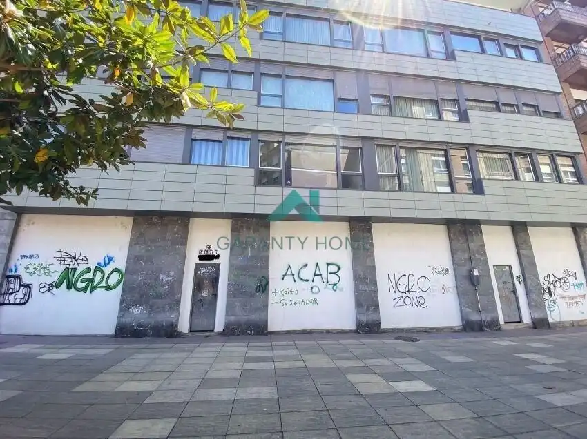 Außenansicht von Geschaftsraum zur Miete in Torrelavega 