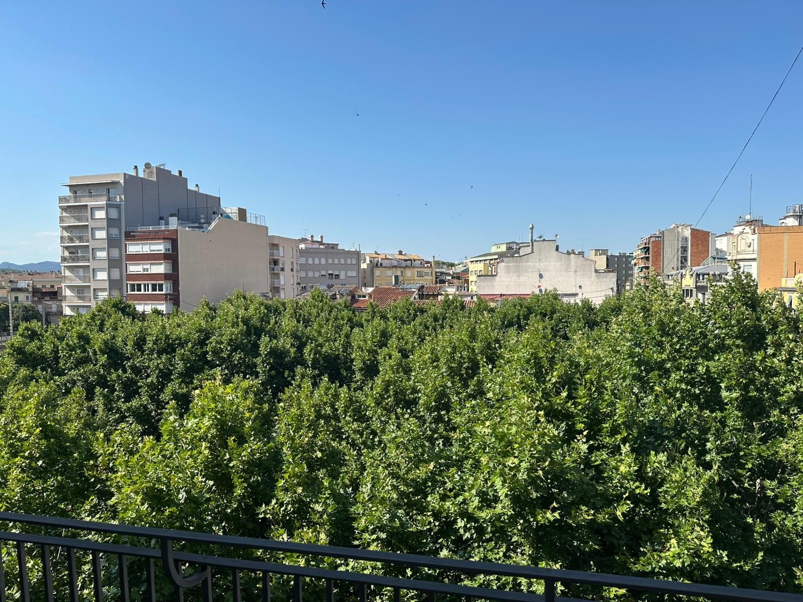 Vista exterior de Pis en venda en Girona Capital amb Calefacció i Balcó