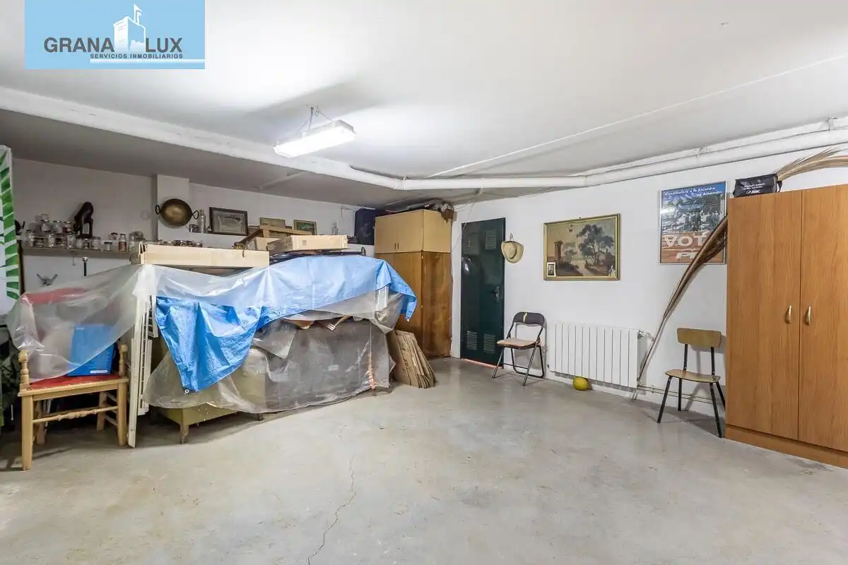 Casa aparellada amb terrassa en venda a Camino CEMENTERIO, imagen 31