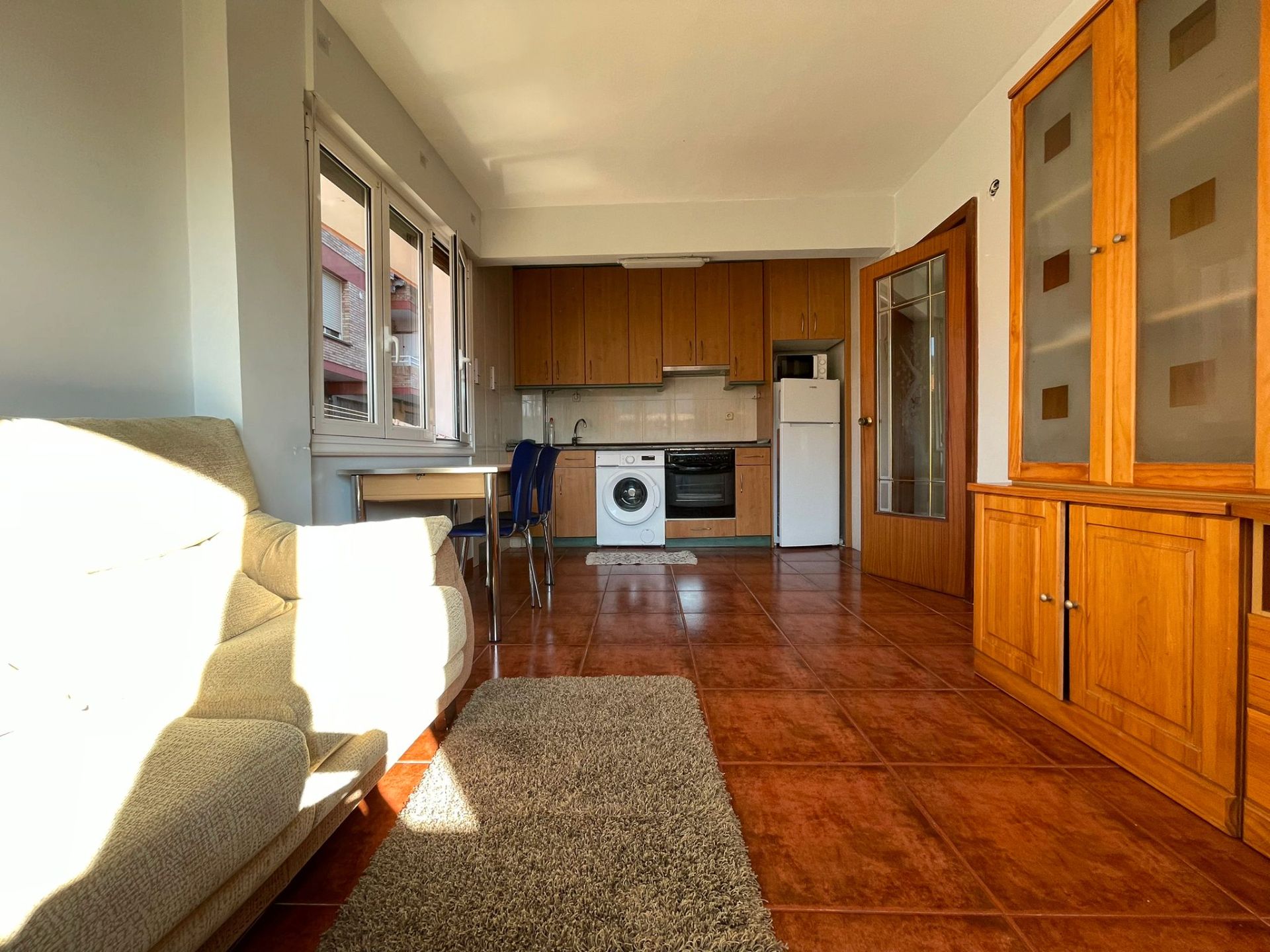 Wohnzimmer von Wohnung miete in Eibar mit Parkett, Möbliert und Ofen