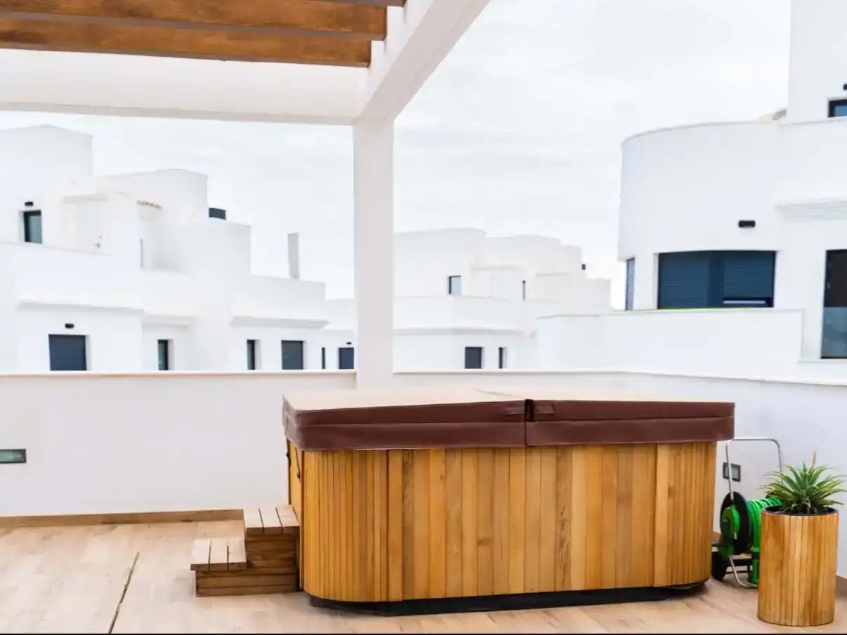 Terrasse von Wohnungen zur Miete in Finestrat mit Klimaanlage, Schwimmbad und Balkon