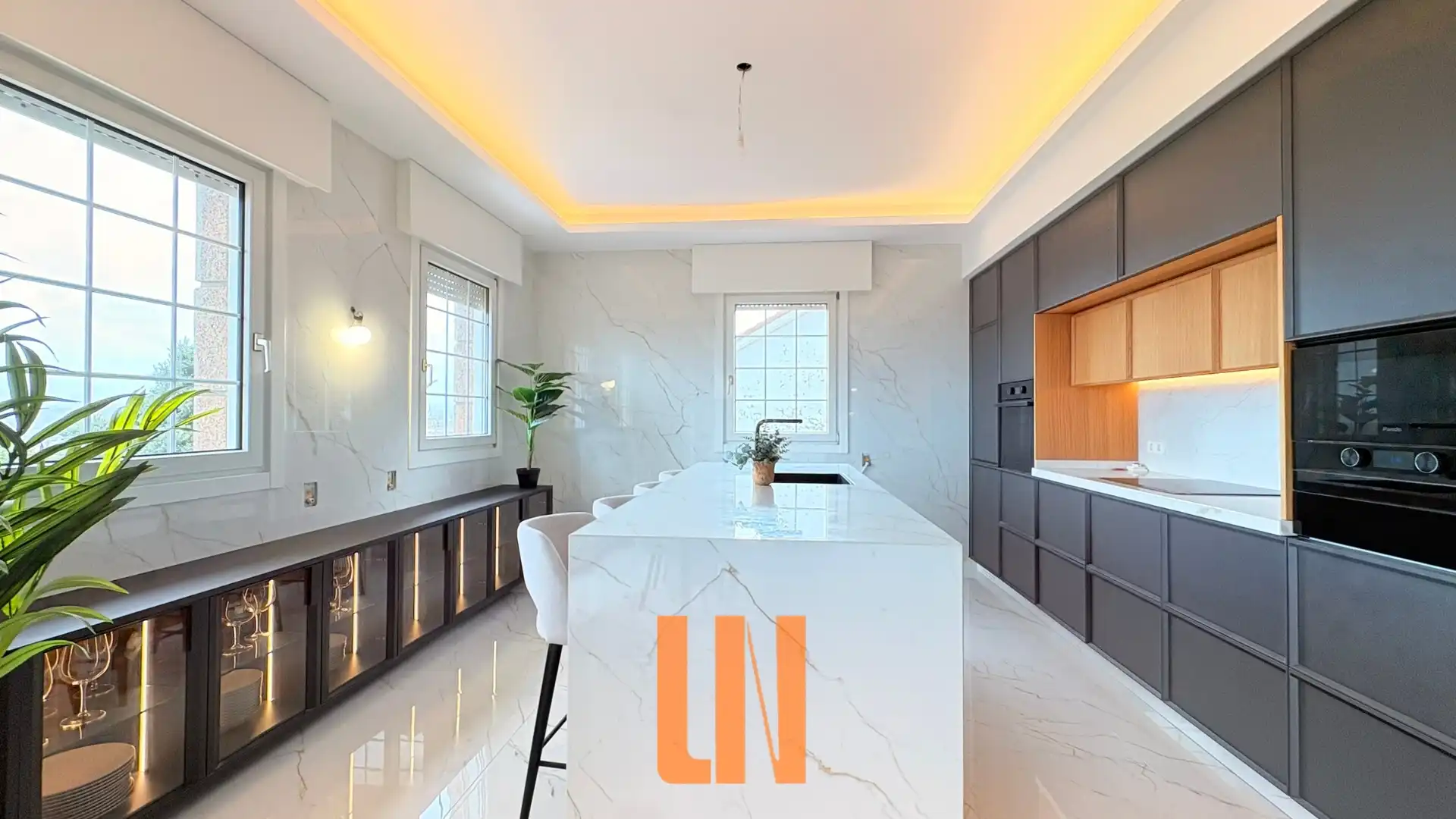 Cocina de Casa o chalet en venta en A Coruña Capital  con Calefacción, Jardín privado y Parquet