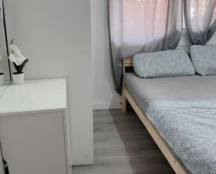 Dormitori de Apartament per a compartir en Badalona amb Aire condicionat