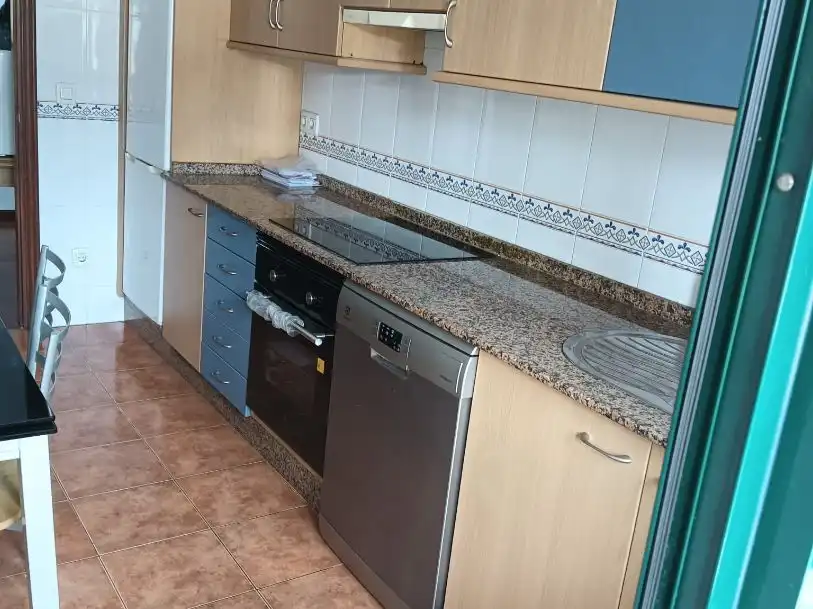 Cocina de Piso de alquiler en Arteixo con Calefacción, Parquet y Amueblado