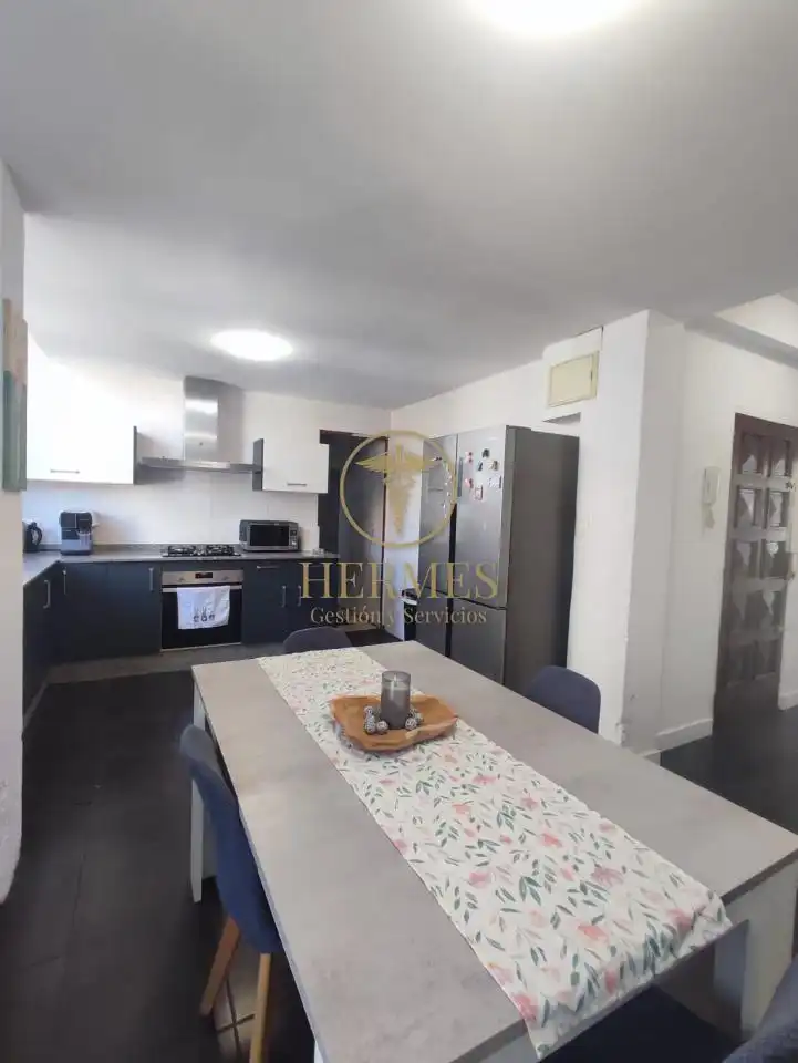 Cocina de Piso en venta en O Porriño   con Calefacción, Terraza y Trastero
