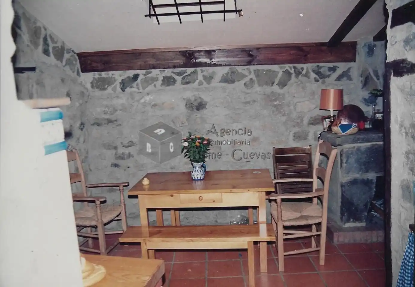 Esszimmer von Country house zum Verkauf in Caso mit Heizung und Privatgarten