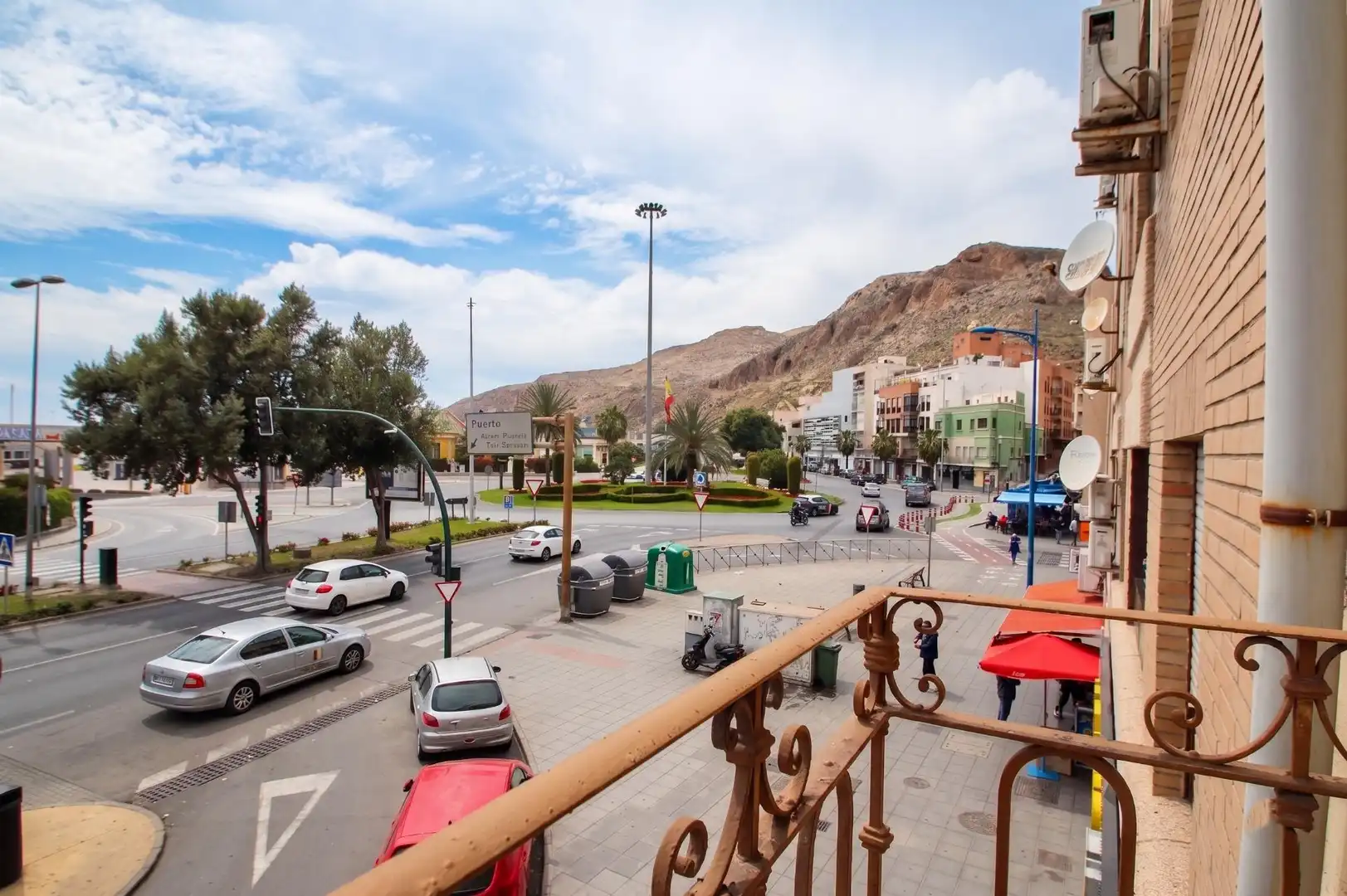 Außenansicht von Gebäude zum Verkauf in Almería