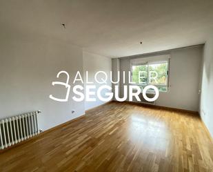 Bedroom of Flat to rent in  Madrid Capital  with Swimming Pool