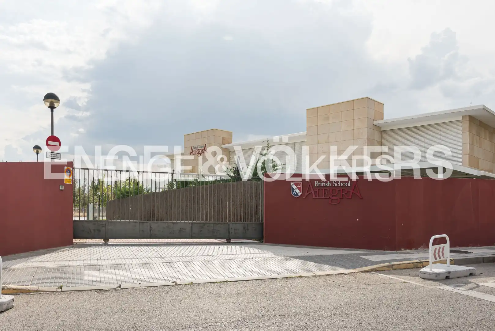 Exterior view of Apartments for rent in Majadahonda  with Heating
