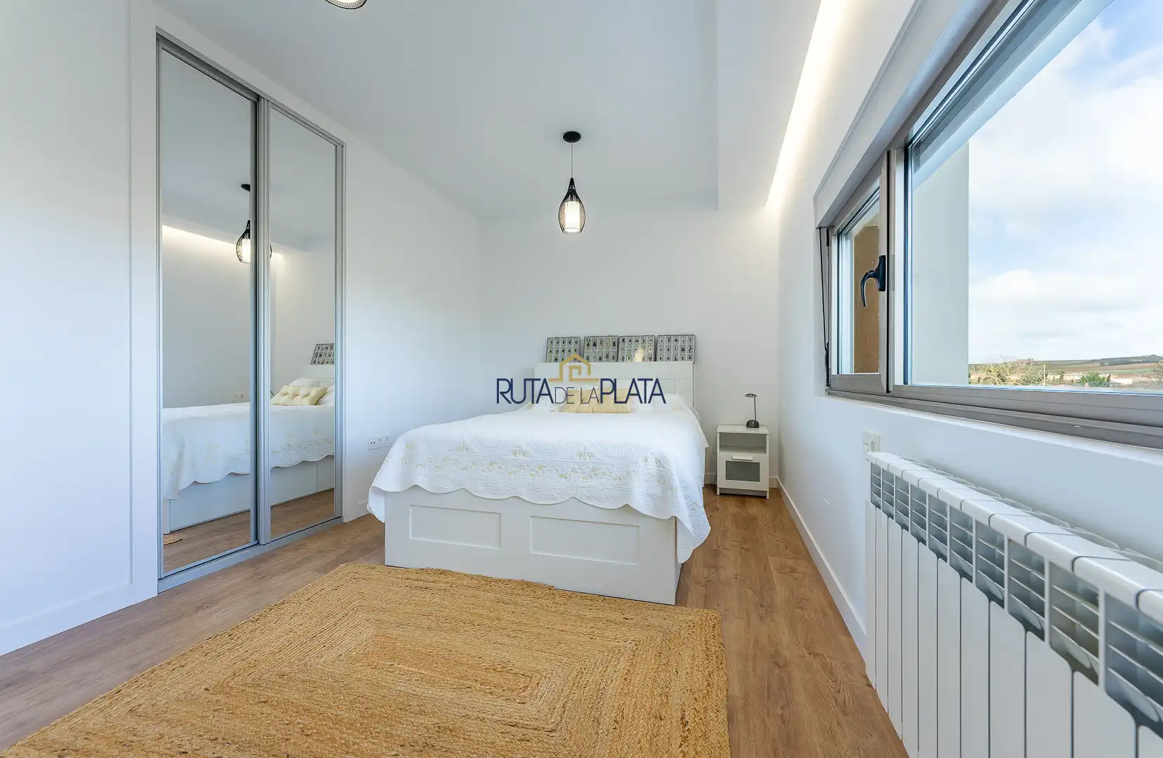 Dormitori de Casa o xalet en venda en Roales amb Calefacció, Jardí privat i Parquet