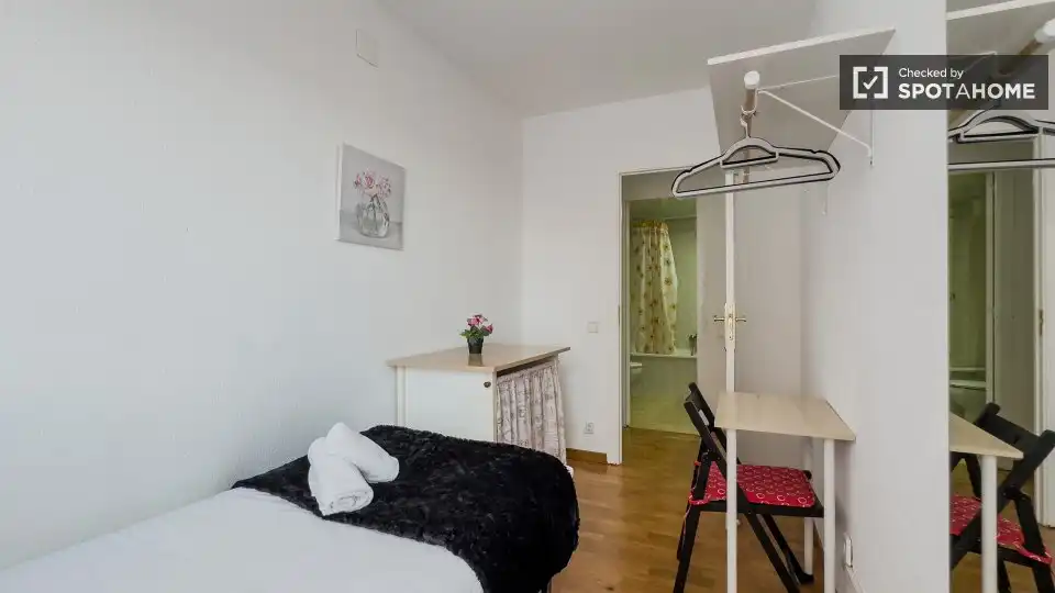 Room in El Coll