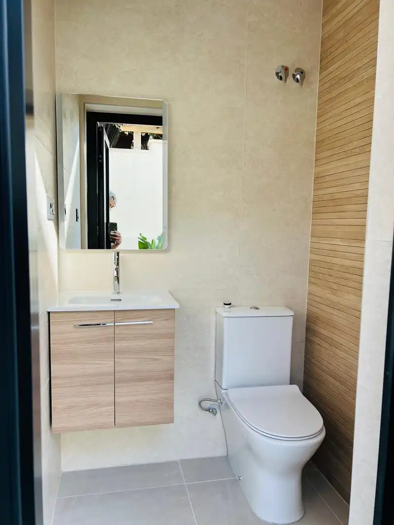 Bany de Casa o xalet en venda en Torrevieja amb Aire condicionat, Calefacció i Jardí privat