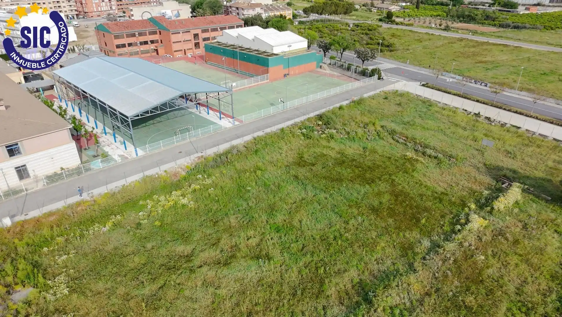 Terreny residencial en venda a CORTS VALENCIANES