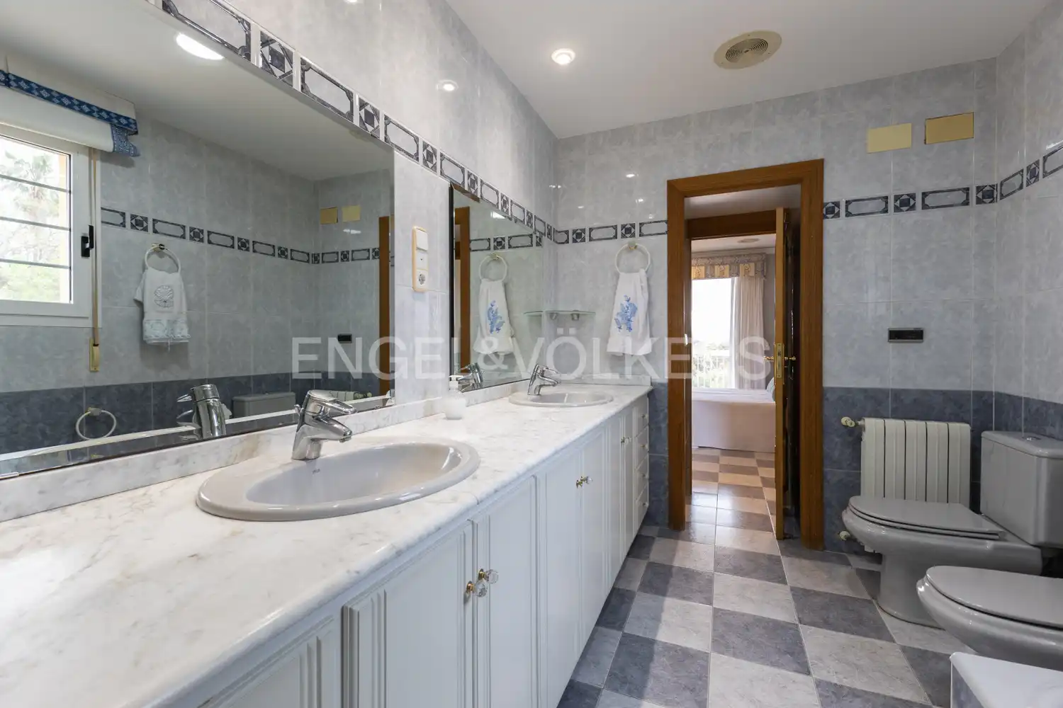 Baño de Finca rústica en venta en Piles con Aire acondicionado, Calefacción y Jardín privado
