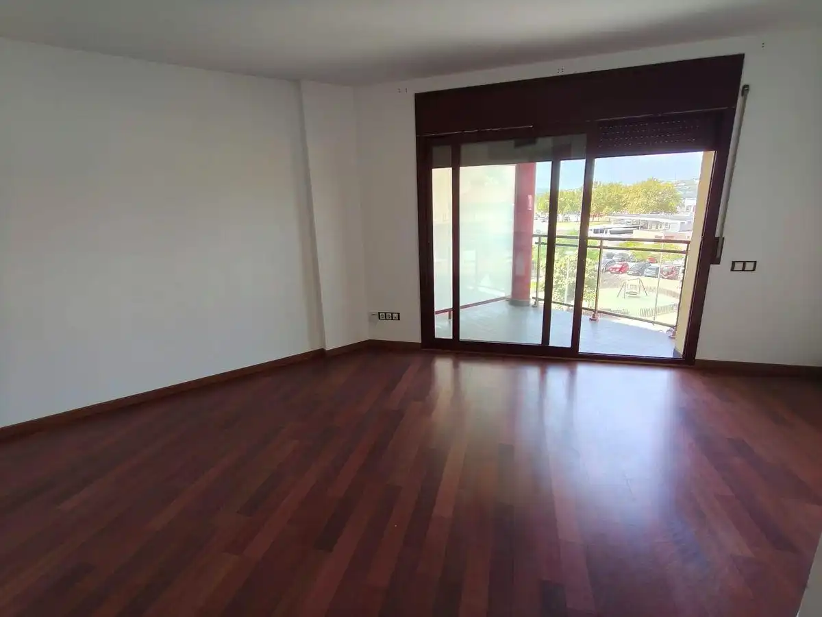 Flat with terrace for sale in Zona Hospital, imagen 9