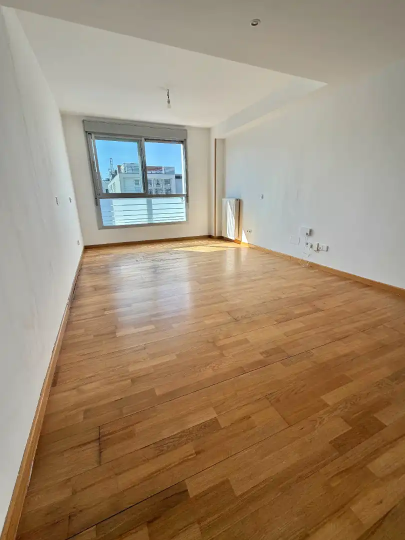 Habitación de Piso en venta en Madrid con Calefacción y Trastero