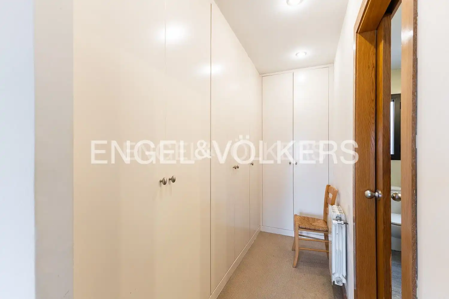 Flat for sale in Valencia  with Air Conditioner, Heating and Parquet flooring